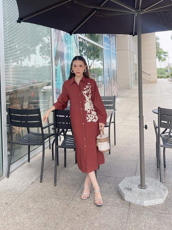 Đầm thêu tay