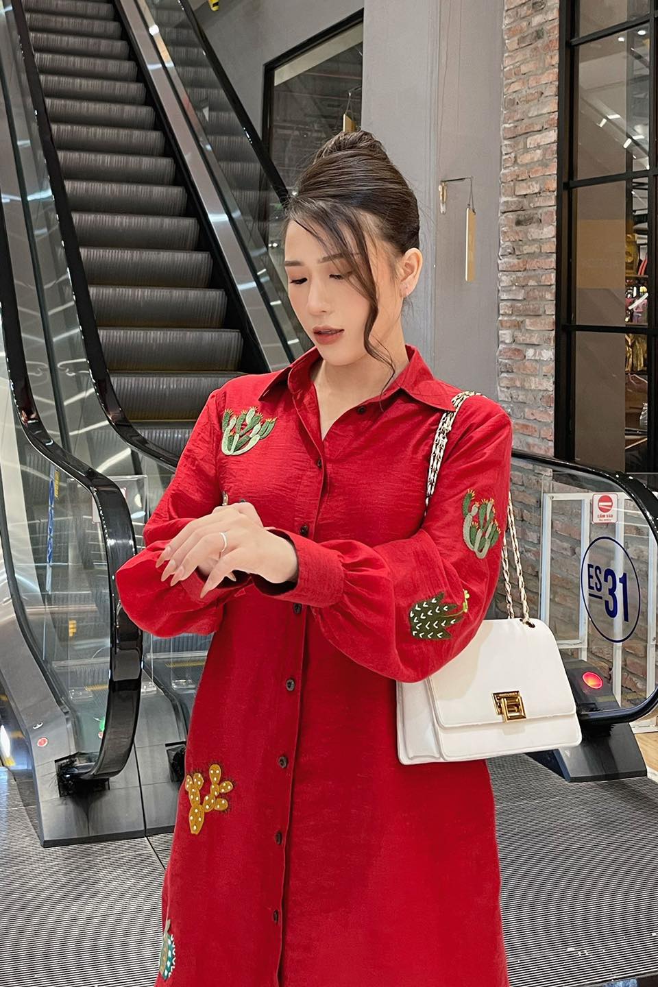 Đầm Sơ Mi Thêu Tay - Thêu Hoa Rơi